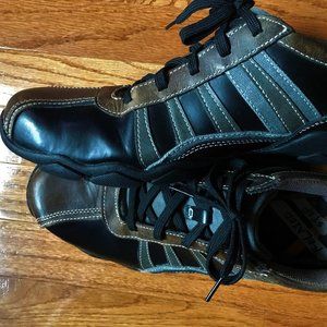 New Men's Lace up SKECHERS Shoes .
